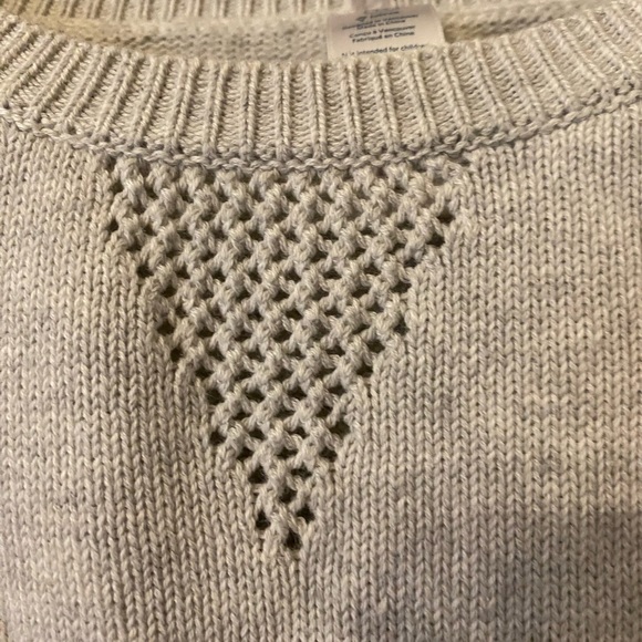 🤩💕Ivviva Girl’s size 14 Light Grey Knit Sweater (Size 4-6 between women’s)🤩💕 - Picture 6 of 10